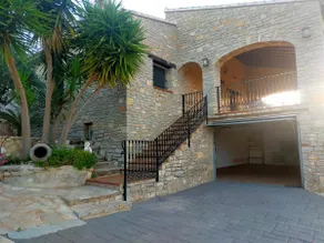 Beautiful private villa with pools and views - Image 4
