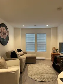 Modern, Spacious 1-Bdrm Apt: near Airport & Ferry - Image 2