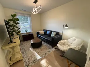 Cozy Downtown Lincolnton Getaway - Image 2