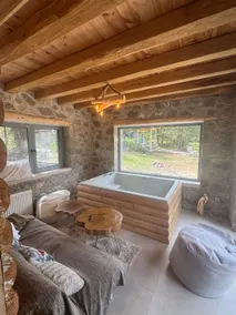 Cedar Wood Cabin - Image 3