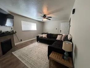 Convenient & Cozy Condo on 400 - Image 2