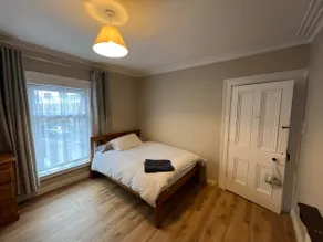 Charming 3 bed house, 15 mins walk to City Centre - Image 3