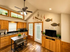 Lake Travis Cabin Family Fun Resort Pool & Hot Tub - Image 5