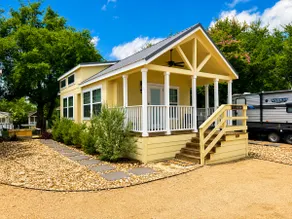 Lake Travis Cabin Family Fun Resort Pool & Hot Tub - Image 3