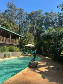 Ruby Red ECO Bush Cottage-Heated Pool, Sauna, Yoga - Image 2