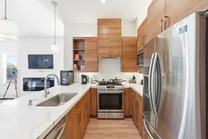 3-StoryTownhome|PrivateParking| 2-Balcony|Gameroom - Image 3
