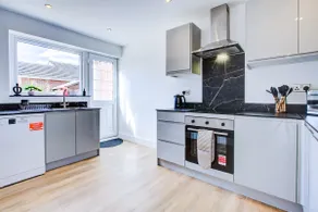 4 Bed - 1 Bath - Parking - Garden - Colchester - Image 4