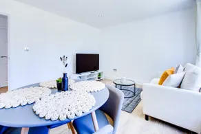 4 Bed - 1 Bath - Parking - Garden - Colchester - Image 2