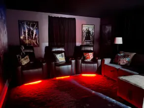 Movie Magic: The Scene-Stealer -75in TV-Sleeps 10 - Image 3