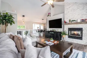 Central Omaha Lux - Close to everything w/King bed - Image 2