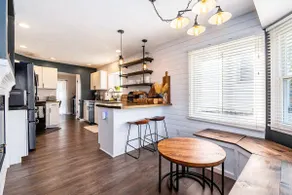 Central Omaha Lux - Close to everything w/King bed - Image 5