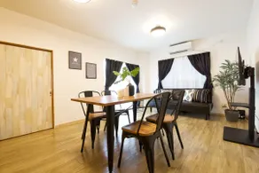 Accommodates up to 9 people | Free WiFi | Limited to 1 group per day | 2 Bedroom ZA298 - Image 5