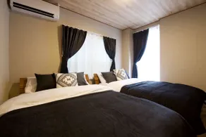Accommodates up to 9 people | Free WiFi | Limited to 1 group per day | 2 Bedroom ZA298 - Image 4