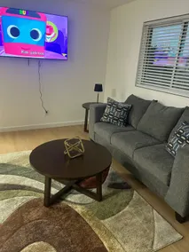 Great Location, Clean & Cozy! - Image 4