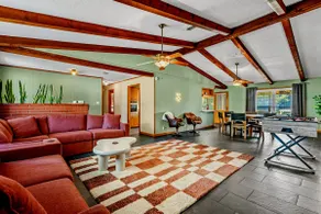LakefrontEscape·Kayaks·Dock·HotTub·Retro·Sleeps10 - Image 5