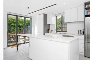 Modern Cottesloe Horizons - Image 4