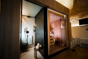 Myra Bari Bed & Spa - Image 3