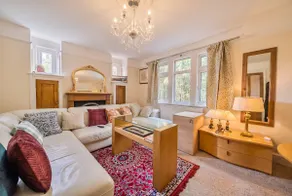 Spacious Berkshire home - Perfect for groups and contractors - Image 3