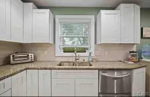Modern Lakeside Cottage - Image 3