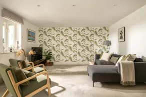 Modern Cotswolds lakeside retreat spa and pool - Image 4