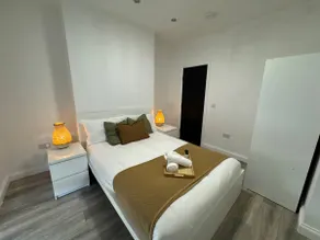 1 Bed Flat | Balcony | Ideal for Long Stays - Image 4