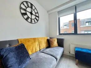 Luxury Central Apartment Bedford - Image 2