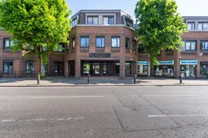 Luxury Central Apartment Bedford - Image 3