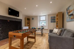 EASTCOTE FARM - Spacious 5-Bed Home with Views, Garden & Playroom - Image 4