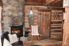 Chestnut Log Cabin– Cozy & Historic - Image 5