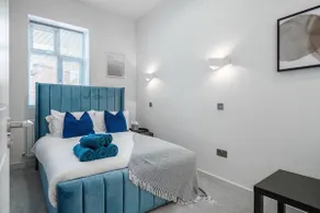 Modern Didcot Apt | Easy Rail to Oxford & London - Image 3
