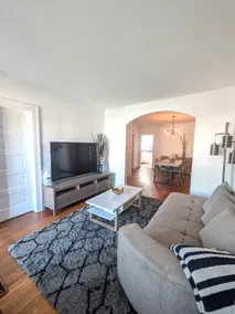 Bright 2 BDRM | Near Casino, Border & UWindsor - Image 4