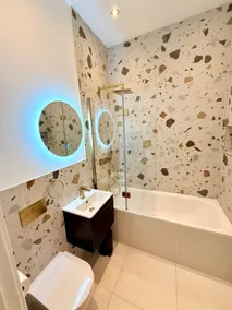 The City Nest - Sleeps 7 - Free Off Street Parking - Image 3