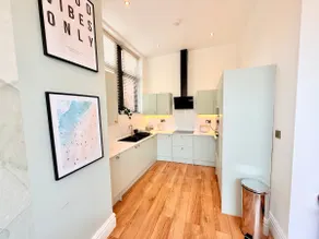 The City Nest - Sleeps 7 - Free Off Street Parking - Image 2