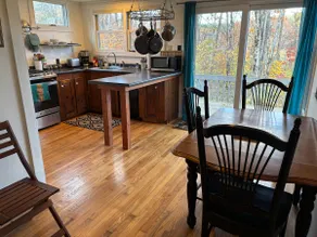 Cozy Cottage Loft and Retreat - Image 5