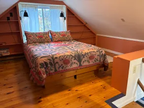 Cozy Cottage Loft and Retreat - Image 4
