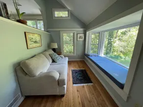 Cozy Cottage Loft and Retreat - Image 3