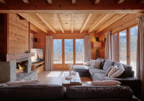 Jacuzzi, terrace and nice view - Image 5
