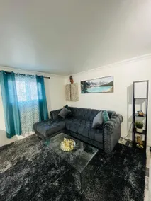 Entire unit with a private entrance at Sherbrooke - Image 3