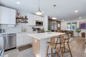 EV Charger•New Furniture•Walk to Metro•King Beds - Image 2