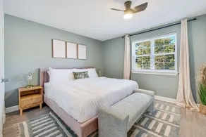 EV Charger•New Furniture•Walk to Metro•King Beds - Image 3