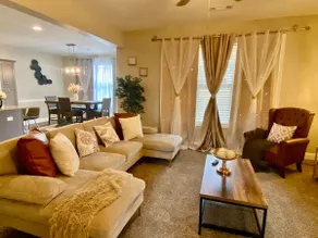 Gorgeous 4-Bedroom Atlanta Retreat - Image 3