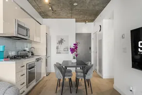 Tribeca St. Suite • Stunning DT Views • Beltline - Image 4