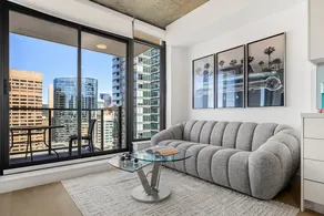 Tribeca St. Suite • Stunning DT Views • Beltline - Image 3