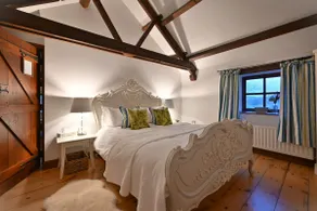 Lakeview Cottage | Dog friendly | Log fire - Image 3