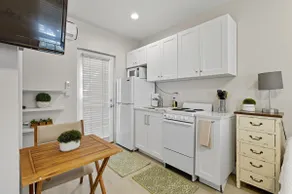 Historic Poet Carriage House Studio- Unit 2 - Image 2