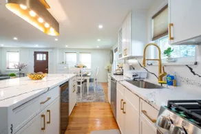Elegant 4BR Home Yard 4 Parking in Dedham - Image 5