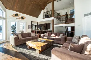 Large Tremblant Ski and Golf Chalet - Image 2