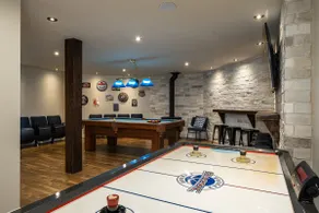 Large Tremblant Ski and Golf Chalet - Image 4