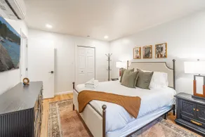 Designer Living Pet-Friendly UNR 2BR 1BA - Image 5