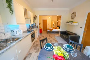 Studio with additional sofa bed - Eastbourne - Image 2